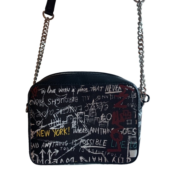 NEW DKNY Cleo Top Zip Camera Handbag Shoulder Purse Chain Strap Tattoo New York - Picture 4 of 15